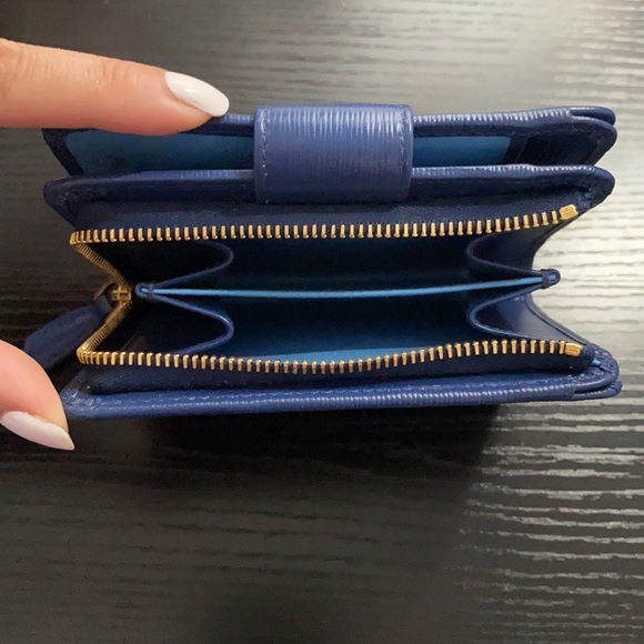 Prada small saffiano leather wallet in bluette. - Picture 2 of 8